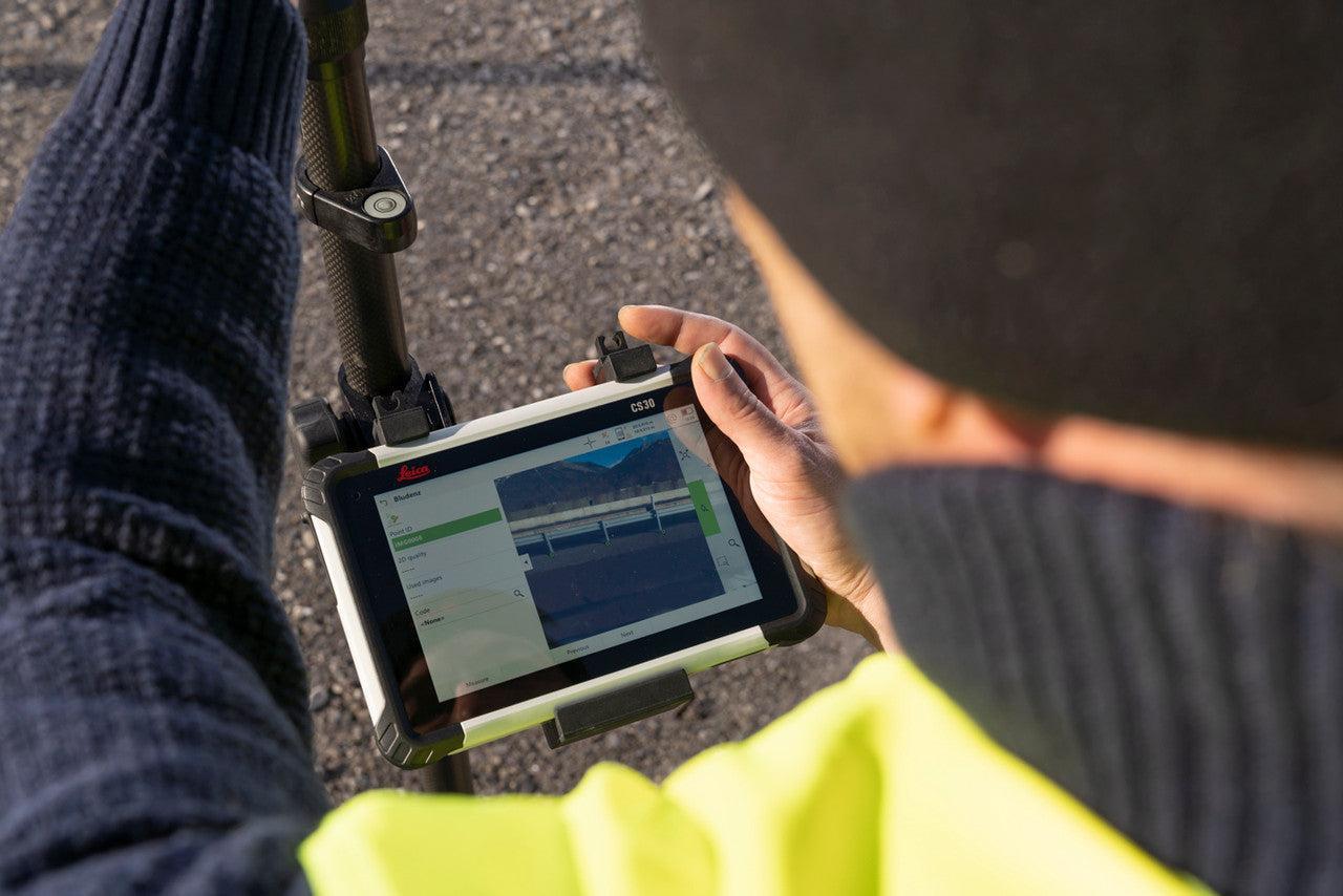 Leica CS30 Windows 10 Tablet with 7” Screen