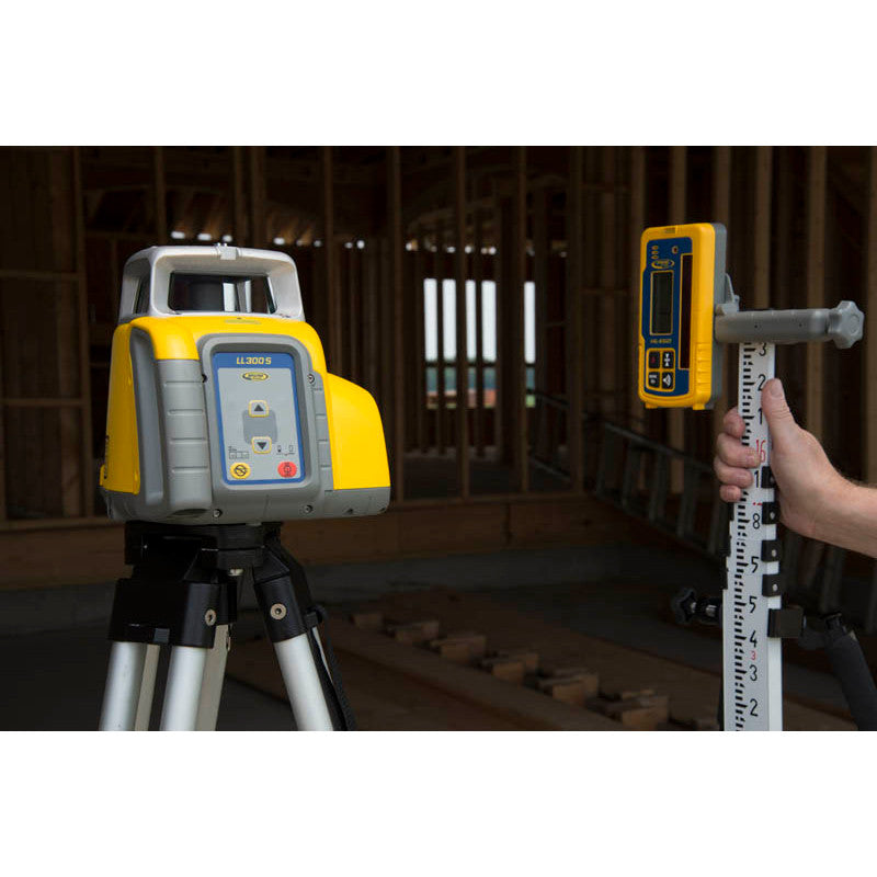 Spectra Precision LL1505C Laser level Package with Deluxe HL760 Receiver